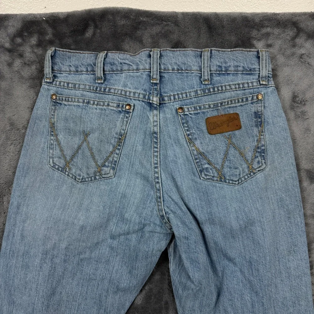 Wrangler Jeans Mens 30x32 Light Blue Excellent Retro Relaxed Bootcut 10WRT20CR